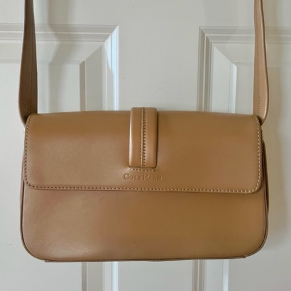 COLE HAAN: WOMENS BEIGE/TAN SHOULDER TOTE W/ DUST COVER-10.5" X 5.5" X 2.5"
